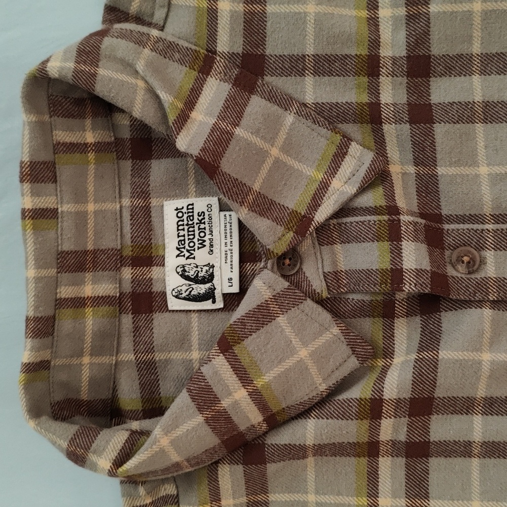 202. Marmot Doran Midweight Flannel Shirt | Color: Vetiver - Picture 7 of 9